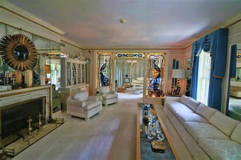 Graceland - Living Room Photograph by Allen Beatty - Pixels