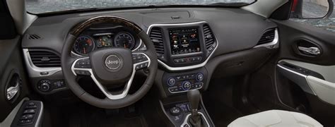 2018 Jeep Cherokee - Versatile Interior Features