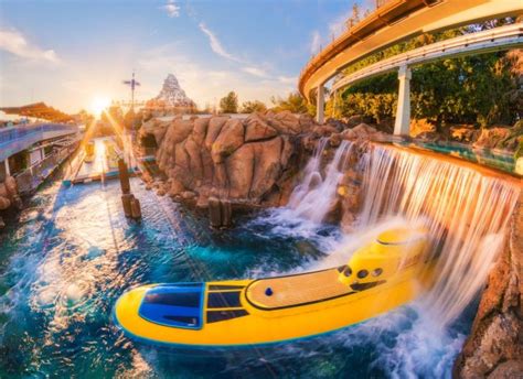 Top 10 Disneyland Attractions - Disney Tourist Blog