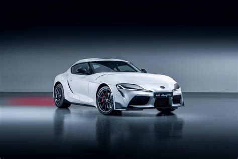 VIDEO: Toyota Supra Manual vs Toyota GR86--Who Does it Better, BMW or ...