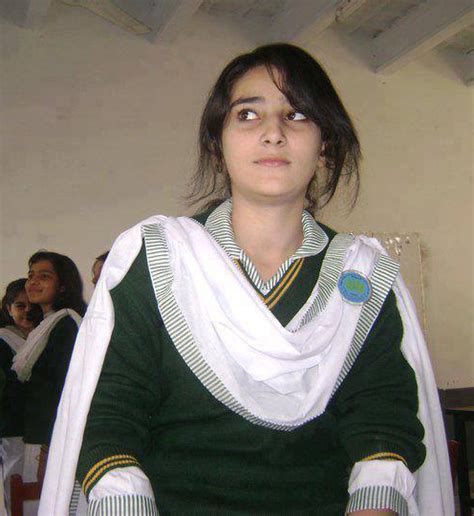 Wallpapers: Beautiful Pakistani School Girls Photos Wallpapers