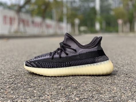 How To Tell Fake Yeezy Boost 350 V2 Carbon (2024)