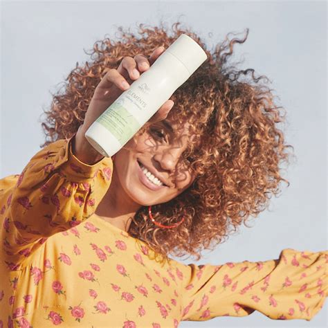 How to Detangle Curly Hair | Wella Professionals