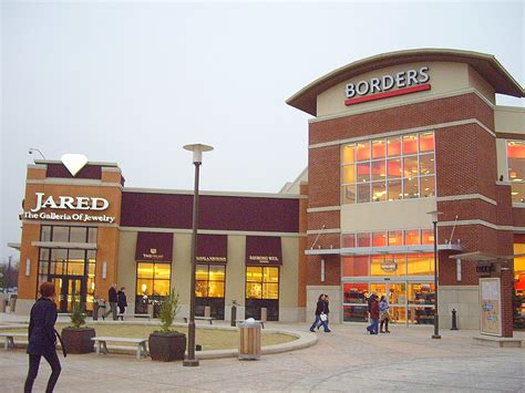 Freehold Raceway Mall Lifestyle Center | The Borders and Jar… | Flickr