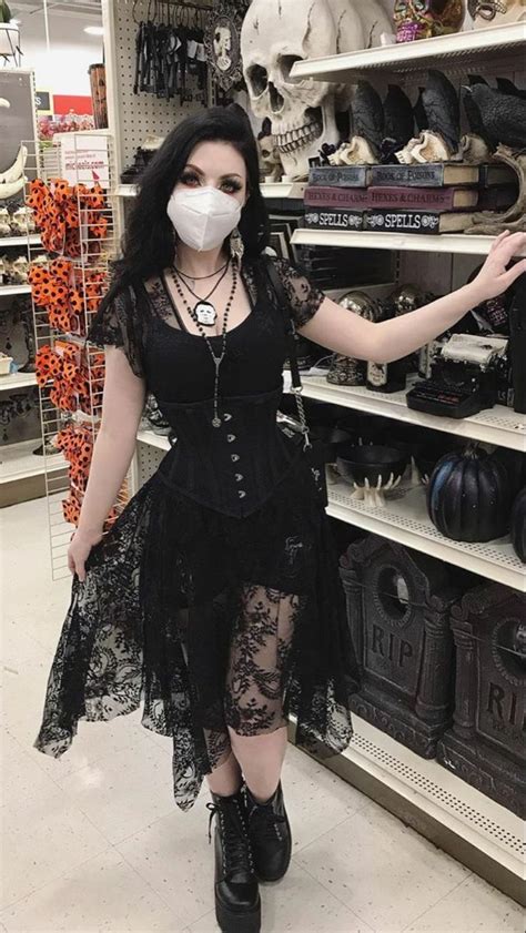 #gothicstyle #gothgirl #gothic #gothicgirl Emo Style, Gothic Fashion, Gothic, Goth, Halloween ...