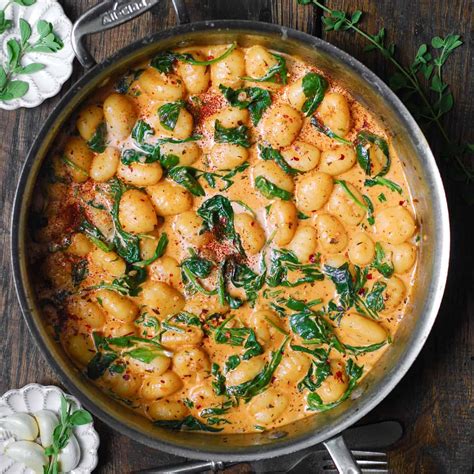 Creamy Spinach Gnocchi (20-Minute, One-Pan Meal) - Julia's Album