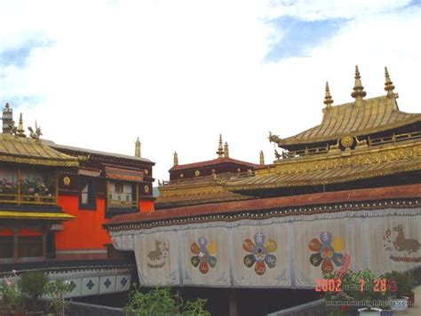 Jokhang Temple Pictures, Picture of Jokhang Temple, Tibet Travel Photos