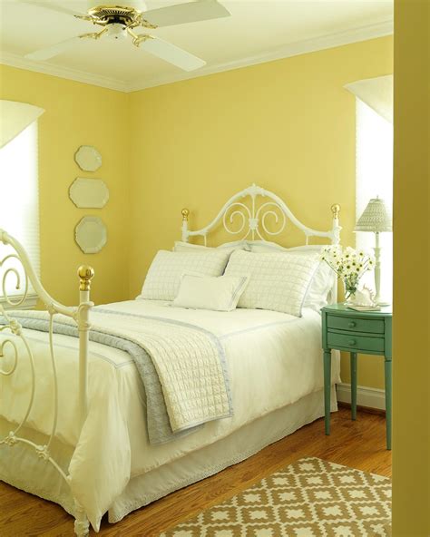 Unique Yellow Wall Bedroom Ideas for Small Space | Home Design Ideas