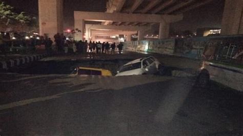 Delhi Road Under Shahdara Metro Station Caves in, Vehicles Trapped - News18