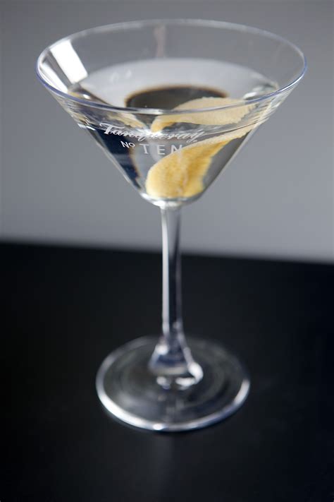 Dry Martini – The Cocktail Lovers