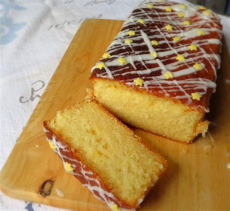 The English Kitchen: Lemon Curd Drizzle Cake