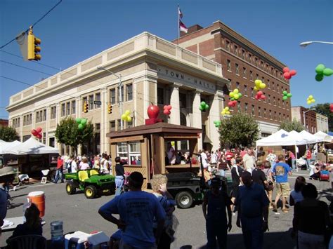 The Brushy Mountain Apple Festival