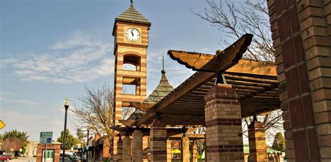 Explore Downtown Overland Park, KS