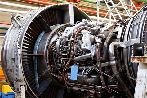 Aircraft maintenance, dismantled plane e Stock Photo by ©emprise 2100169