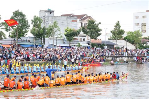 Sôi nổi Giải đua ghe Ngo Sóc Trăng năm 2022