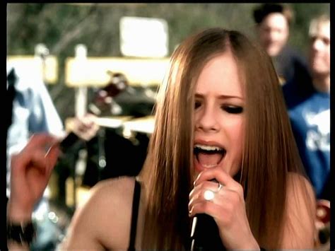 Avril Lavigne- 'Complicated' MV screencaps [HQ] - Music Image (19850084 ...