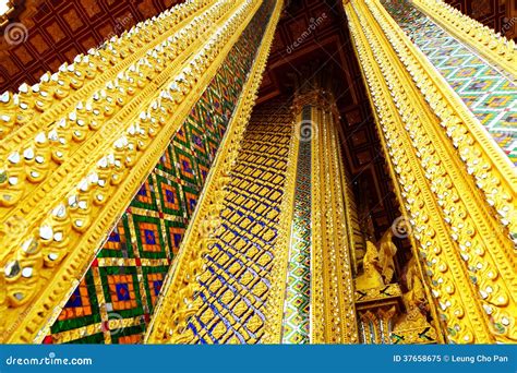 Golden Pillar in Thai Temple Stock Image - Image of buddhist, beam ...