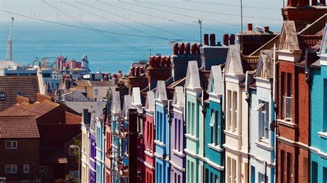 Brighton: Council tax on second or empty homes to double - BBC News