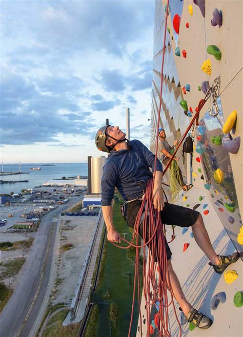 Copen Hill Climbing Wall - COMMON CLIMBER