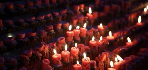 What Are Catholic Prayer Candles?