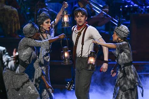 'Hadestown' captures 8 Tony Awards, 'Ferryman' best play - CGTN