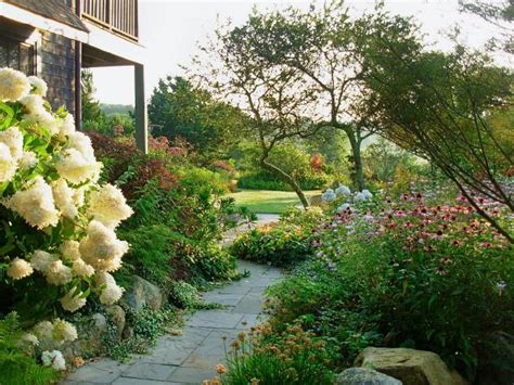 Summer Gardening Ideas & Tips | Topics | HGTV