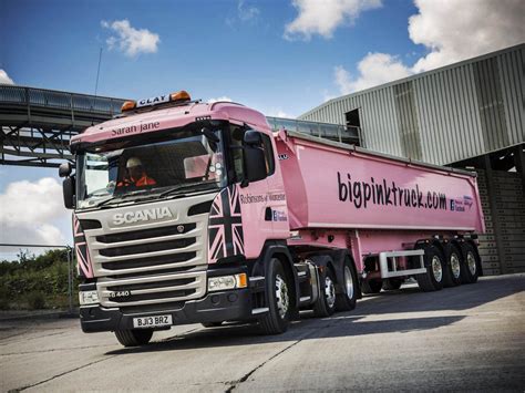 The Big Pink Trucks of Britain: a Story of Creative Marketing - autoevolution