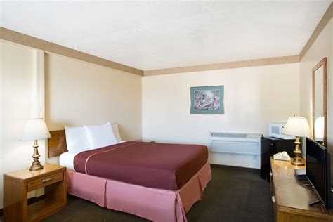 Howard Johnson by Wyndham Brigham City | Brigham City, UT Hotels