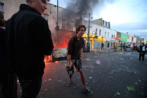 London riots: update - Photos - The Big Picture - Boston.com