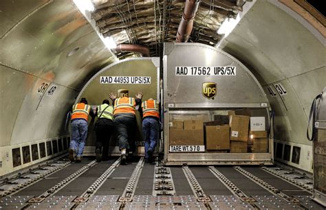 Inside Cargo Boeing 777 Freighter of UPS - AERONEF.NET