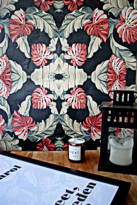 Bold and Modern Home Decor with Large Print Wallpaper Design | Tropical ...