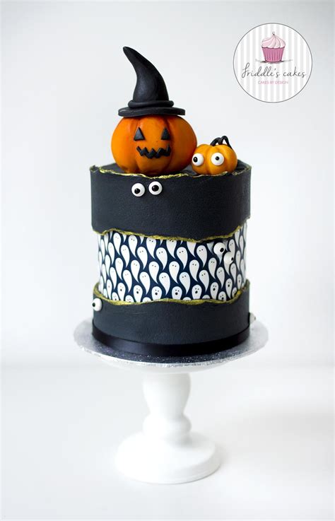 Halloween mini cake2 - Friddle's Cakes