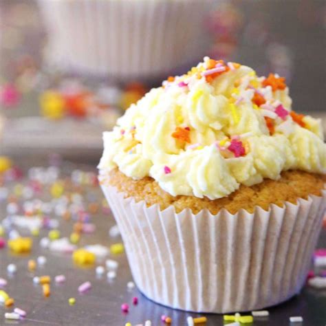 Basic Cupcake Recipe - The Avenue Cookery School