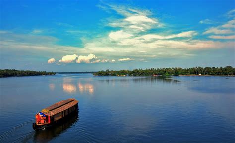 Alappuzha Kollam Tourist Boat Service - Stromberg Yachts