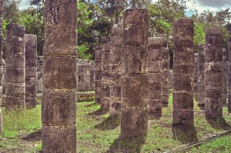 Premium Photo | Temple of the warriors in chichen itza