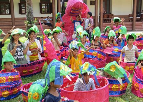 sconzani: Siem Reap’s Giant Puppet Parade