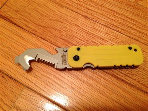 Blackhawk - Hawkhook Folding Escape Tool Review - Tools In Action - Power Tool Reviews