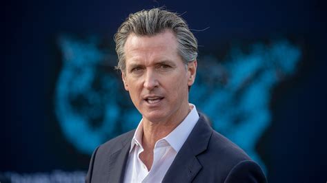 Newsom's New Covid Plan Aims to Move California Out of 'Crisis Mode' - The New York Times