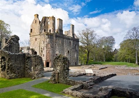 Huntly Castle, Huntly – Castles | VisitScotland