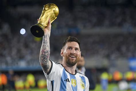 Never seen before, the image of Messi while listening to the Argentine anthem Lionel Messi was ...