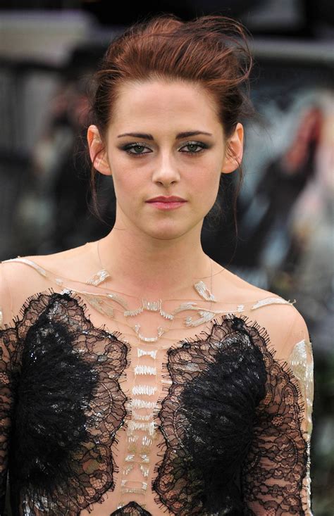 Kristen Stewart Snow White and the Huntsman Premiere 2012 - Kristen ...