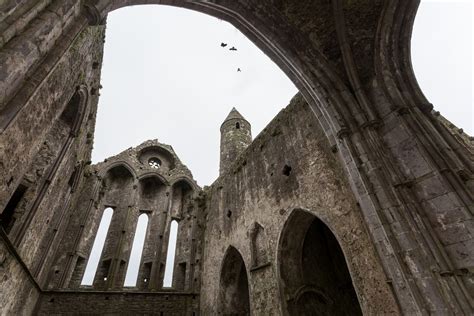 Chasing ruins in Ireland: Churches, Castles and Cemeteries • Electric ...