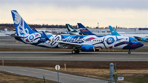 PHOTOS: Alaska Airlines Unveils New Alaska-Themed Livery - AeroXplorer.com