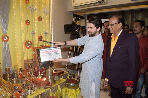 Mumbai: Ganesh Chaturthi - Nitin Mukesh, Neil Nitin Mukesh at the ...