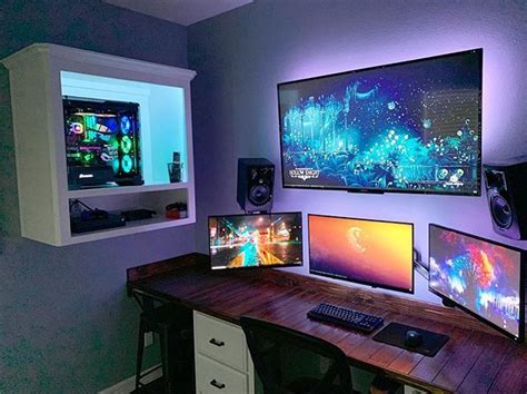 I would love a quad monitor mount a big screen! anyone else? Love the set up! | Gaming room ...