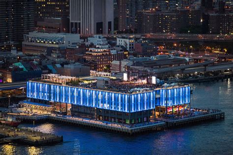 R17 Opens With Fancy Cocktails on Pier 17 Rooftop in December - Eater NY