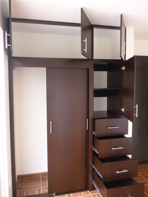 Para espacios reducidos. | Cupboard design, Closet designs, Closet decor