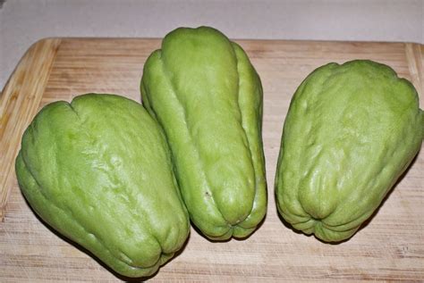 Nepali Tummy!!: Chayote Squash (Ishkus) Curry Recipe!!