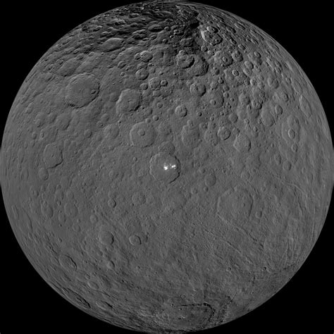 Nasa-Sonde Dawn: Nahaufnahmen von Ceres - WinFuture.de