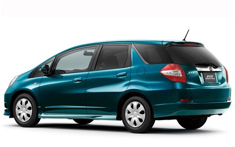 Stretched to Fit: Honda Fit Shuttle, Fit Shuttle Hybrid Debut In Japan